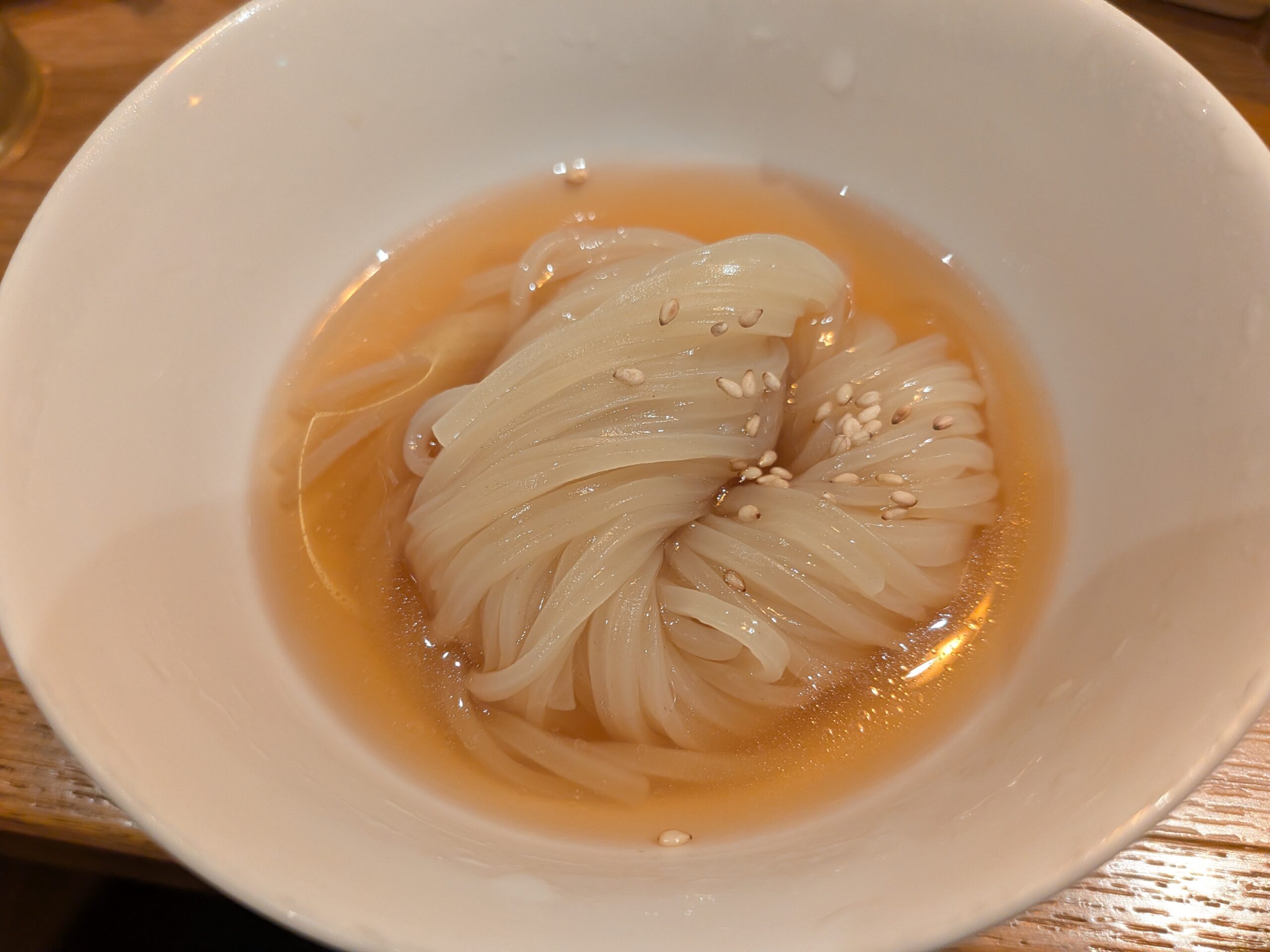 暴食コースの締めに出てくる冷麺